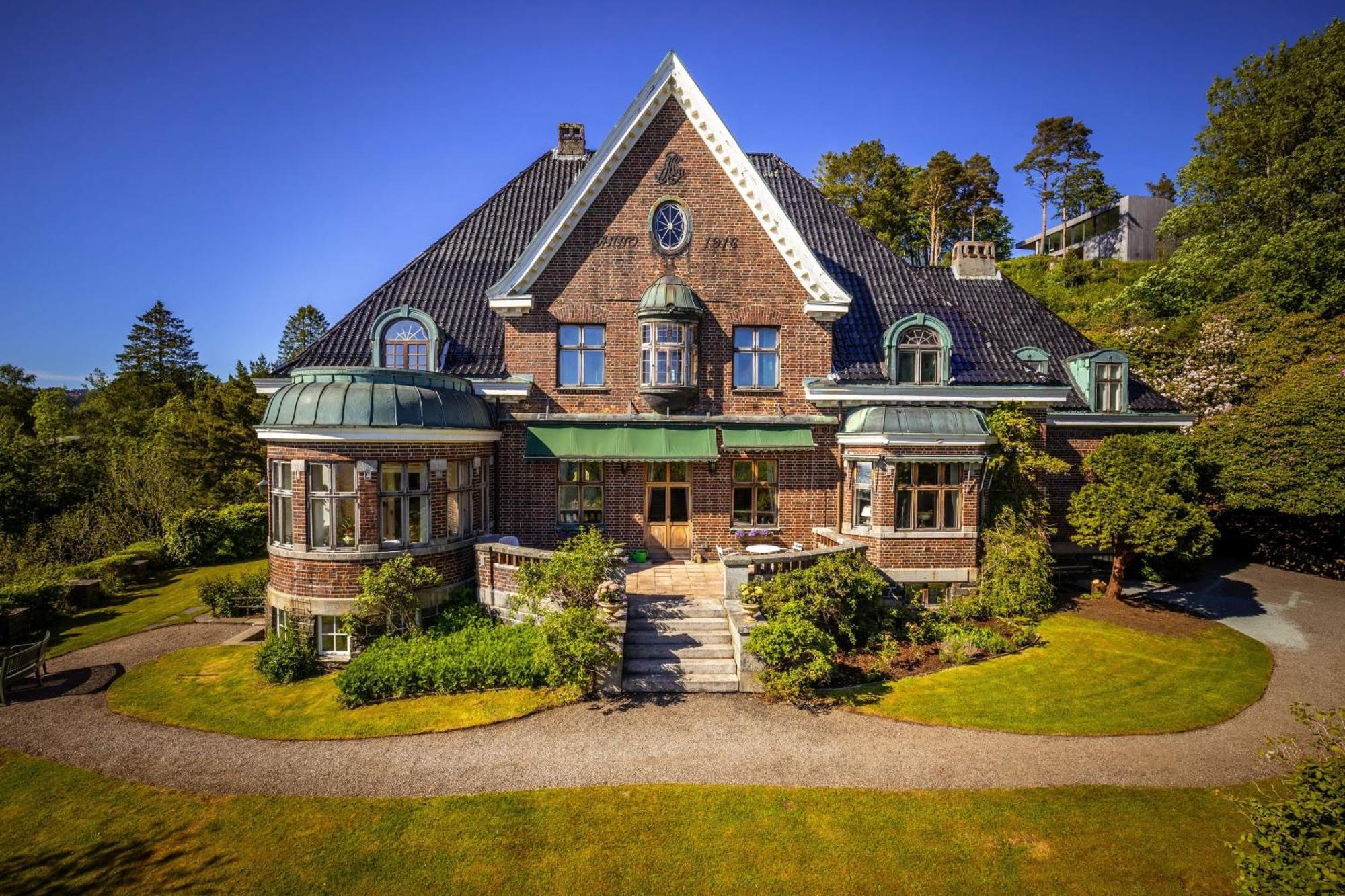 Unique Victorian Villa With Private Coastline Bergen Exterior foto